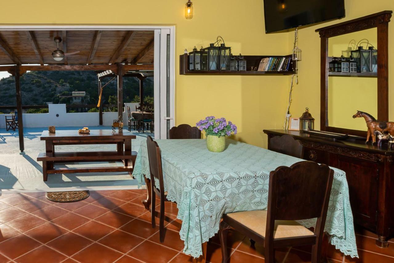 Villa Saronic Seafront à Salamine Extérieur photo
